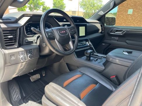 Used 2024 GMC Sierra 1500 AT4 w/ Technology Package AWD/4WD image 18