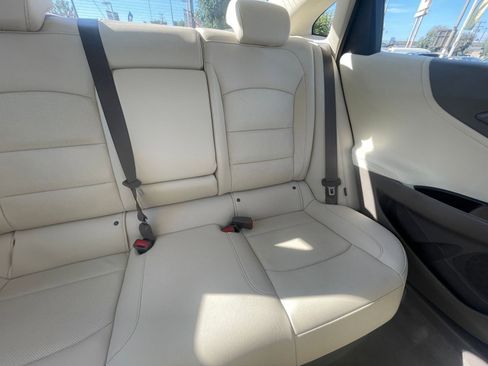 Used 2024 Chevrolet Malibu LT image 37