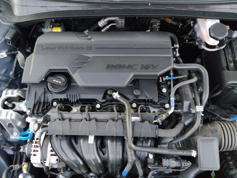 Used 2025 Hyundai Elantra Sport FWD image 30