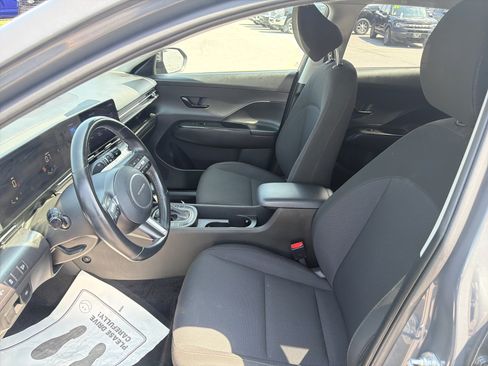 Used 2025 Hyundai Kona SEL AWD/4WD image 12