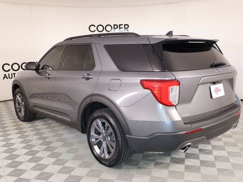 Used 2022 Ford Explorer XLT w/ Equipment Group 202A AWD/4WD image 24