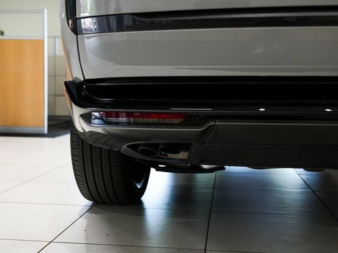 Used 2025 Land Rover Range Rover Autobiography AWD/4WD image 13