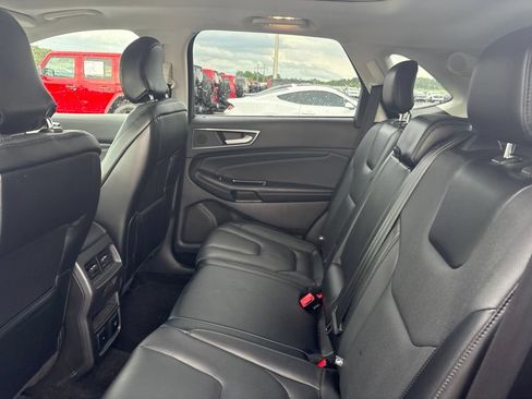 Used 2017 Ford Edge Titanium w/ Equipment Group 301A FWD image 12