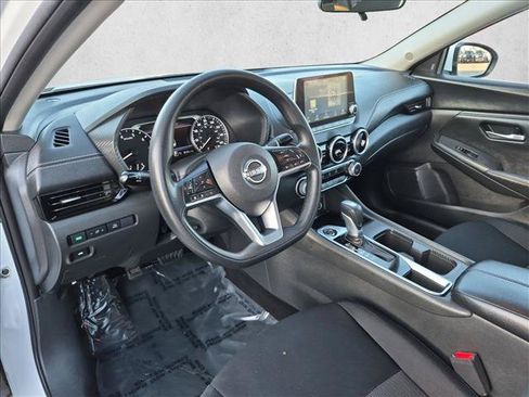 Used 2025 Nissan Sentra SV FWD image 10
