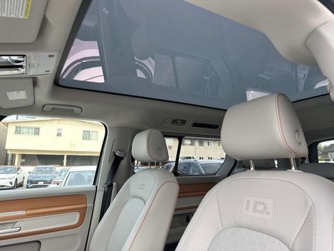 New 2025 Volkswagen ID. Buzz 1st Edition image 16