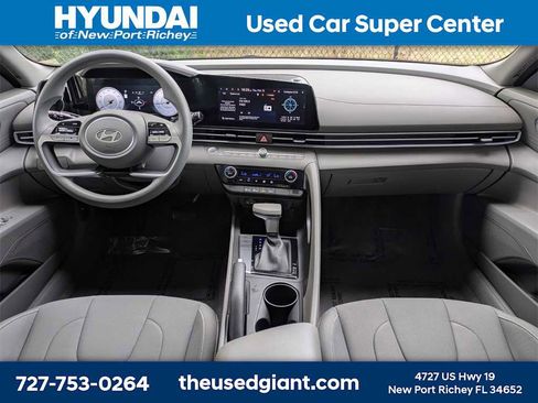 Used 2024 Hyundai Elantra SEL image 15