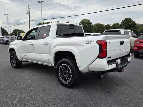 Used 2025 Toyota Tacoma TRD Sport w/ TRD Sport Premium Package AWD/4WD image 9