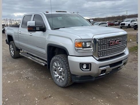 Used 2018 GMC Sierra 2500 Denali image 1