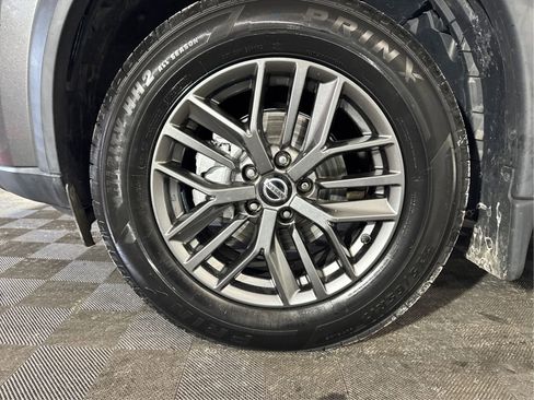 Used 2021 Nissan Rogue S AWD/4WD image 17