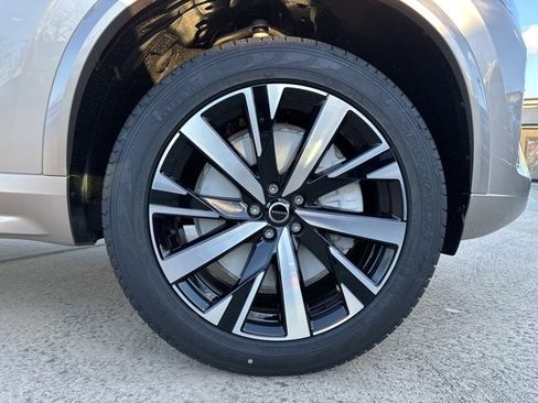 New 2026 Volvo XC90 B5 Core w/ Protection Package image 9