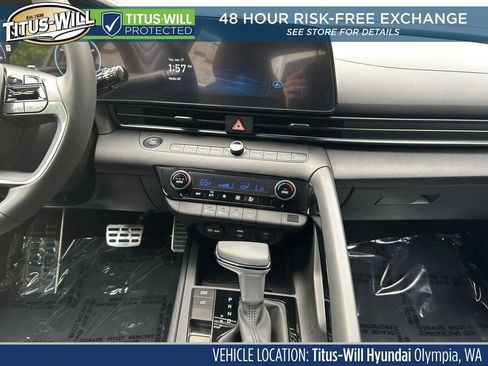 New 2025 Hyundai Elantra SEL image 12