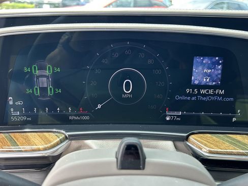 Used 2021 Cadillac Escalade Premium Luxury Platinum image 32