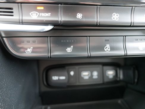 Used 2020 Hyundai Santa Fe Limited AWD/4WD image 28