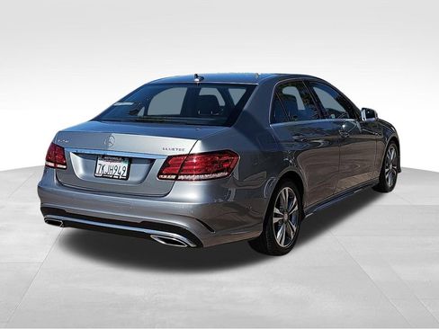 Used 2015 Mercedes-Benz E 250 BlueTEC Sedan image 3