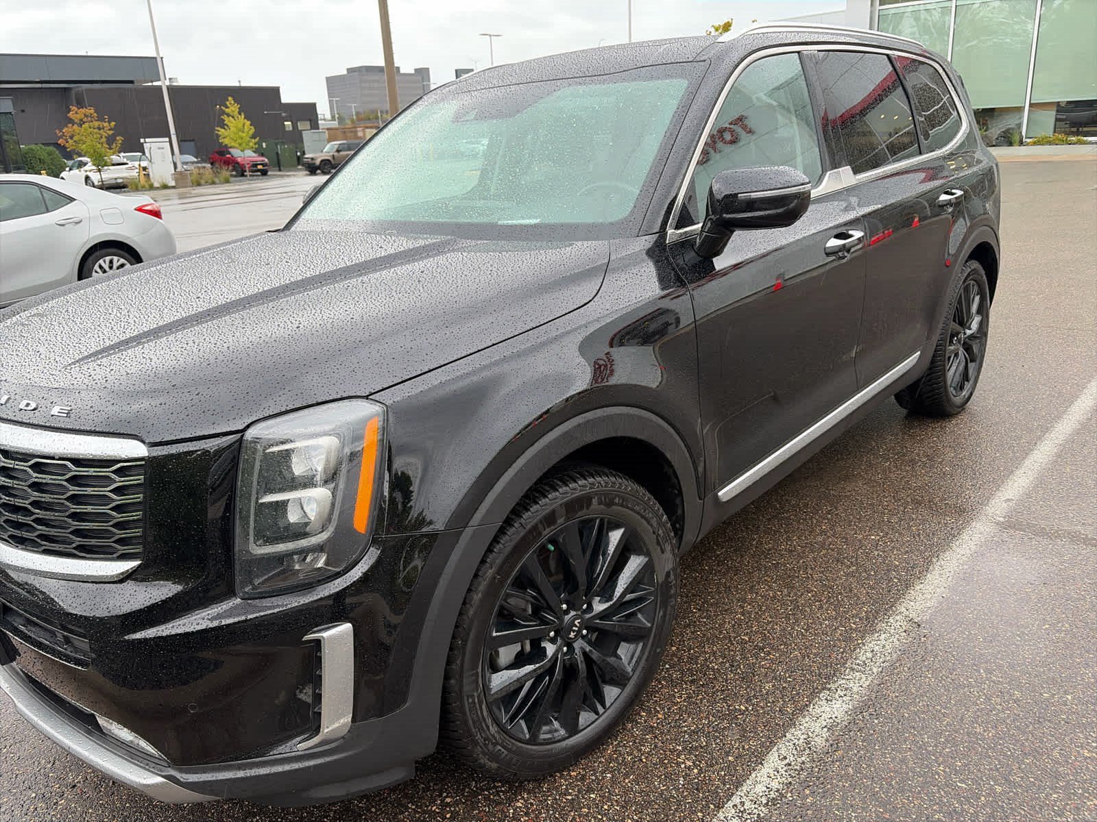 Used 2021 Kia Telluride SX w/ SX Prestige Package AWD/4WD image 3