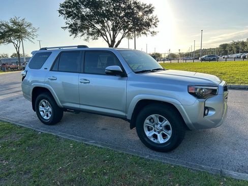 Used 2024 Toyota 4Runner SR5 Premium w/ Moonroof Package RWD image 8