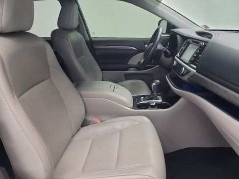 Used 2018 Toyota Highlander Limited Platinum image 21