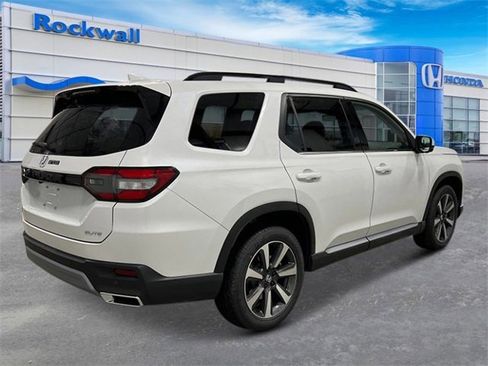 New 2025 Honda Pilot Elite image 7
