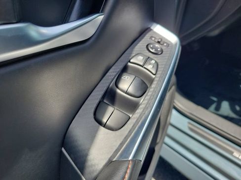 Certified 2025 Nissan Sentra SR FWD image 17