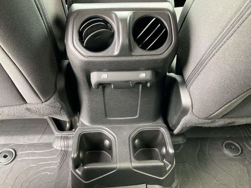Used 2023 Jeep Wrangler Unlimited Sport AWD/4WD image 16