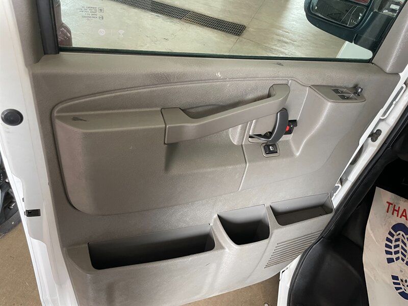 Used 2023 GMC Savana 2500 w/ Driver Convenience Package RWD image 20