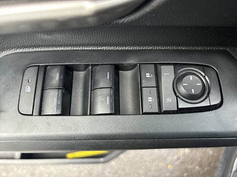 Used 2024 Toyota Tacoma TRD Off-Road image 16