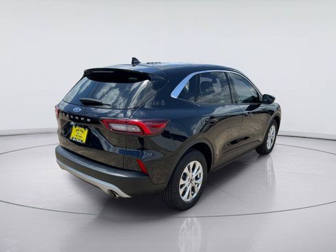 Used 2023 Ford Escape Active w/ Tech Pack #1 FWD image 3