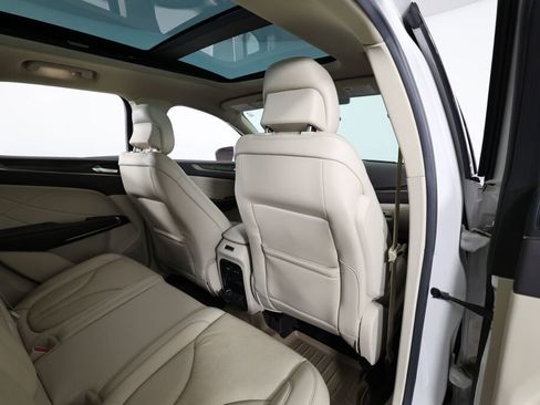 Used 2017 Lincoln MKC Reserve w/ Lincoln MKC Climate Package image 18