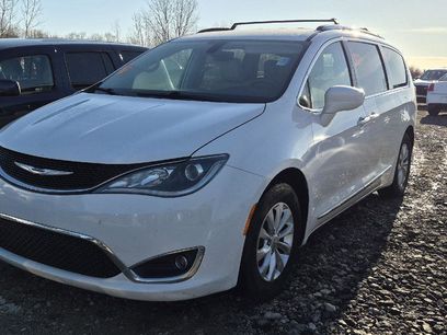 Used 2018 Chrysler Pacifica Touring-L