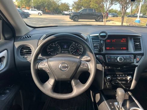 Used 2014 Nissan Pathfinder S FWD image 25