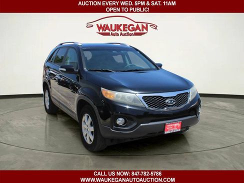 Used 2011 Kia Sorento LX w/ Convenience Pkg AWD/4WD image 3