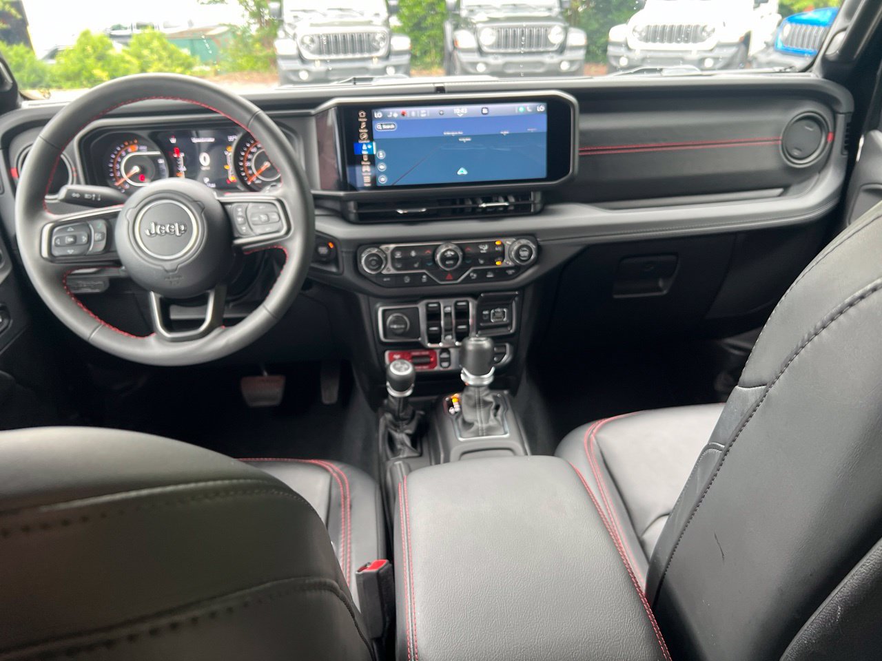 Used 2024 Jeep Wrangler Unlimited Rubicon AWD/4WD image 17