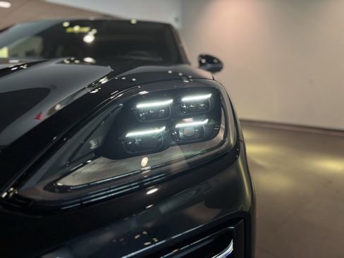 Certified 2026 Porsche Cayenne Coupe image 40