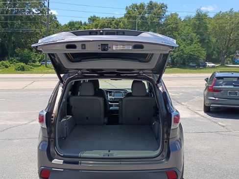 Used 2015 Toyota Highlander XLE FWD image 4
