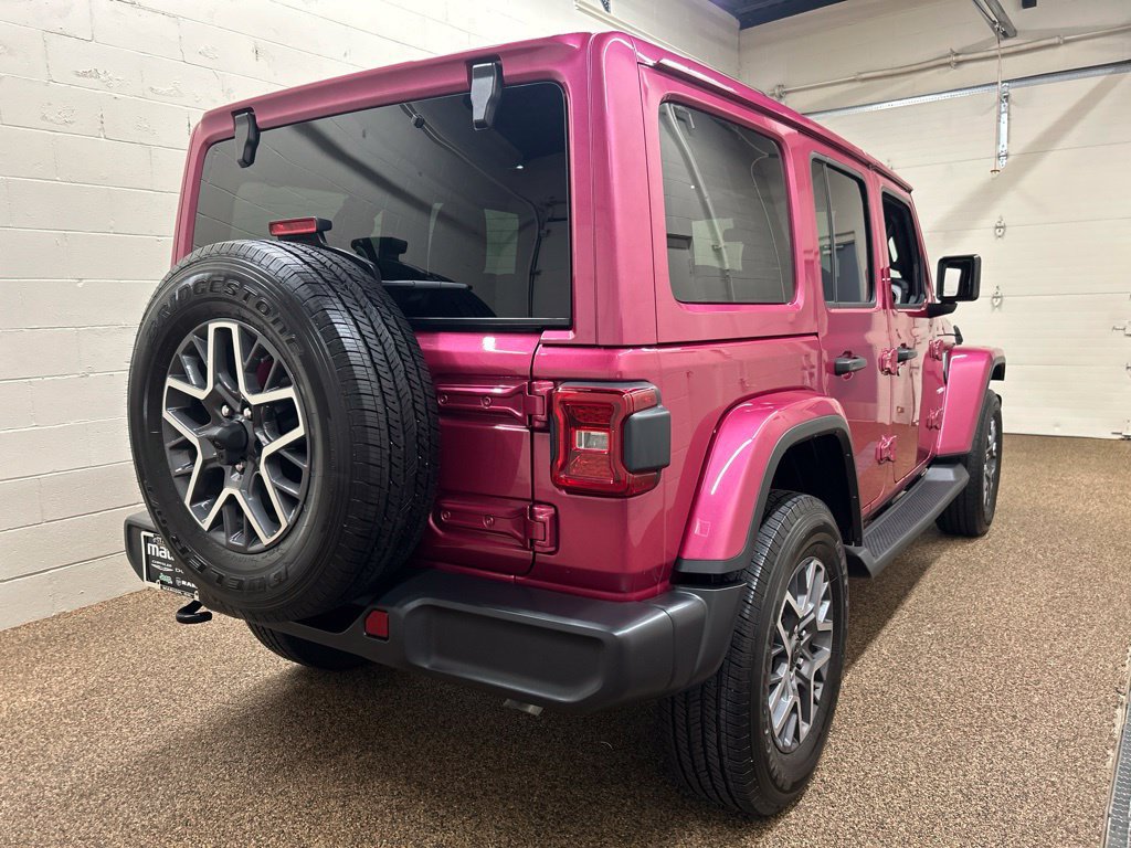 Used 2024 Jeep Wrangler Unlimited Sahara AWD/4WD image 2