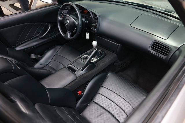 Used 2001 Honda S2000 image 13