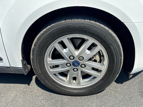 Used 2019 Ford Transit Connect XLT FWD image 17