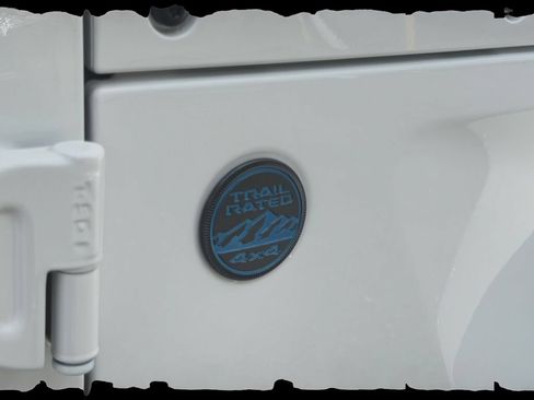Used 2024 Jeep Wrangler High Altitude AWD/4WD image 16
