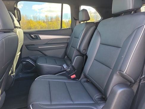 New 2026 Buick Enclave Preferred w/ LPO, Floor Liner Package image 27