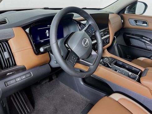 New 2026 Nissan Pathfinder Platinum AWD/4WD image 7