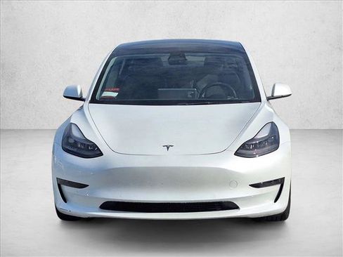 Used 2022 Tesla Model 3 image 2