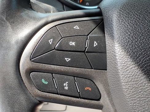 Used 2019 Jeep Cherokee Trailhawk w/ Comfort & Convenience Group AWD/4WD image 32