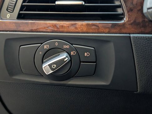 Used 2011 BMW 335i Sedan image 17