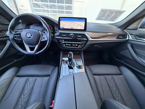 Certified 2023 BMW 530i xDrive w/ Premium Package image 17