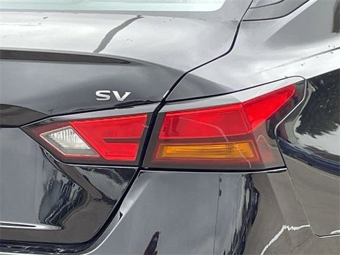 Used 2023 Nissan Altima 2.5 SV image 6
