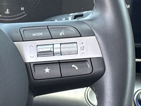 Used 2025 Hyundai Kona SEL FWD image 23