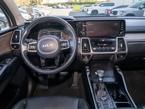Used 2022 Kia Sorento S w/ Panoramic Sunroof Package image 7