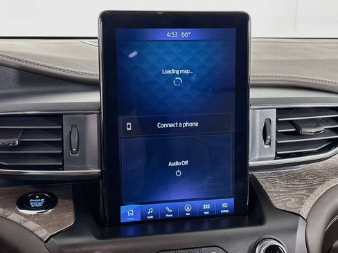 Used 2020 Ford Explorer Platinum w/ Premium Technology Package AWD/4WD image 14