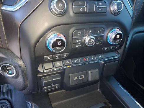 Used 2021 GMC Sierra 1500 AT4 image 17