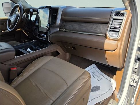 Used 2024 RAM 3500 Limited w/ Towing Technology Group AWD/4WD image 18